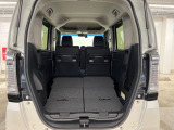 普段のお買い物や通勤、送迎等に十分な荷室スペースを確保しております。セカンドシートを倒すと、大きな荷物の積載も可能です♪