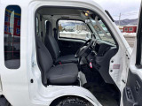 運転する際の心地よさは、シートが大部分を占めるかと思います。ぜひ一度実車をご確認下さい!