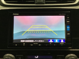 バックでの車庫入れも安心です! リアカメラが付いているバックモニター付のナビを装備しております。操作線もついており距離感も画面から確認できます。