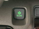 ★ECONスイッチ★ エコドライブを加速しよう!スイッチをONにすると、運転の仕方によるロスを抑え込み燃費をよくするようクルマが頑張ります(*^ー^*)燃費向上にチャレンジ♪