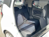 後部座席も当然、綺麗・清潔に仕上げております。内装の綺麗なお車は気持ちが良いですし、コンディションのいい車が多いです。前のユーザーが丁寧に使っていた証拠です。