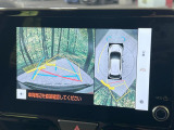 【パノラミックビューモニター】専用のカメラにより、上から見下ろしたような視点で360度クルマの周囲を確認することができます☆死角部分も確認しやすく、狭い場所での切り返しや駐車もスムーズに行えます。