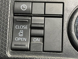 【パワースライドドア】スマートキーや運転席のスイッチでスライドドアの開閉が可能♪電動だから力を入れてドアを開ける必要が無く、小さいお子様でも、重い荷物を持っている時もラクに開け閉めできます♪