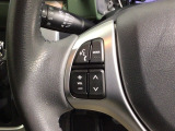 ステアリングにオーディオ操作スイッチが付いています。オーディオ画面に直接タッチしなくても操作が出来ますので、運転に集中できます。