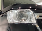 LEDヘッドライトは、点灯の瞬間から最大光量を発揮し、突然暗くなるトンネルなどでの安定感を高めます。