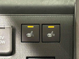 寒い日のドライブを快適にする運転席&助手席シートヒーターが付いてます。アクセサリーソケット(12V/120W)も装備されています。