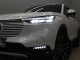 【LEDヘッドライト】悪天候や夜間走行時も良好な視界を確保し安心して運転できる高輝度LEDヘッドライトを装備!点灯速度が早く、消費電力も抑えられています!!