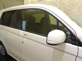 電動格納式リモコンドアミラー付きです☆