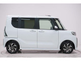 県内13店舗にて常時500台以上ダイハツ車を展示中です。見て、触って、納得のいく一台をぜひ見つけてください。