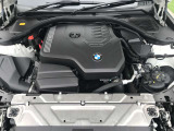 【BMWエンジン】革新的なガソリン・エンジン・テクノロジーによる高性能かつ高効率。レスポンスの良いパワーを発揮。常にスムーズな吸気を実現しアクセル開度にダイレクトに反応しドライビングを楽しく演出。