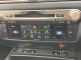 デュアルエアコンとは、運転席と助手席で、個別に温度設定ができる機能です。気温の感じ方は、人それぞれ違うもの。乗る人に優しい機能ですね。