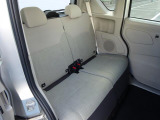 後部座席も大きな擦れもなく状態良好です。