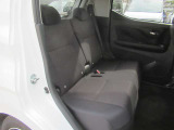 後部座席も乗り心地良好◎掲載後すぐに販売が決まってしまう場合もございますのでご来店前にお電話でご予約を頂ければ幸いです。