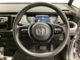 ステアリングスイッチはHondaセンシング系スイッチの他にレフトセレクターホイールを装備。スピードメーター内・マルチインフォメーション・ディスプレーの各表示が確認できます。