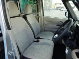 運転席も大きな擦れもなく状態良好です。