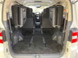 普段のお買い物や通勤、送迎等に十分な荷室スペースを確保しております。セカンドシートを倒すと、大きな荷物の積載も可能です♪