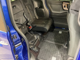 後席をはね上げれば、「もうひとつの荷室」が生まれます。