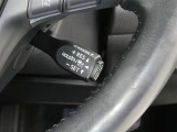 【レーダークルーズコントロール】(全車速追従機能付)付きです。車速に応じて追従支援してくれるので、ロングドライブも快適です。詳細は販売店スタッフまでおたずねください。