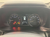 視認性の高いスピードメーターになっております。