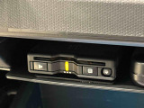ETCカードを挿入することで高速道路を利用する際の支払いがキャッシュレスになったり、ETCスマートインターチェンジが利用できたり、とても便利なアイテムです!保証は修理保証のみとなります。