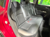 後部座席も気になるようなキズ・汚れやへたり等、大きなダメージはなく、良好な状態です。
