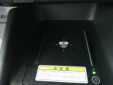 ワイヤレス充電機を装備しております。