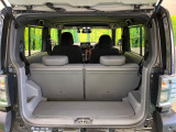普段のお買い物や通勤、送迎等に十分な荷室スペースを確保しております。セカンドシートを倒すと、大きな荷物の積載も可能です♪
