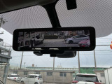 インテリジェント ルームミラーです。車両後方のカメラ映像をミラー面に映し出します。
