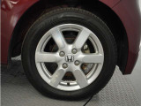 アルミホイール装着車です!これで足元まわりもおしゃれにきまります!