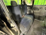 後部座席も気になるようなキズ・汚れやへたり等、大きなダメージはなく、良好な状態です。