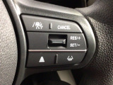 クルーズコントロールを装備しています。高速道路などで一定の速度で走ってくれるので運転が楽ですよ!速度を設定できますので、スピードの出しすぎにも注意できます。
