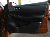 運転席ドア内張り