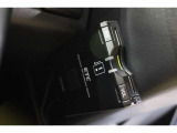 【ETC】有料道路を利用する際に料金所で停止することなく通過できる、ETC車載器(ノンストップ自動料金収受システム機器)が装備されています。セットアップを行うことで利用可能になります。