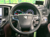 【純正革巻きステアリング】上質な革を使用することで、手にしっかり馴染みとても運転しやすいハンドルです♪