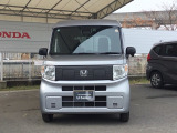 お客様に安全で快適なカーライフをお送りいただくために、中古車にも高いレベルの品質基準を設け、その基準に従って、全ての中古車について納車前整備を実施しています。
