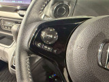 【ステアリングリモコン】ステアリングにオーディオ調節可能なスイッチが装備されていますので運転中でも視線をそらさずにオーディオの調節が可能です!