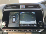 アラウンドビューモニター 駐車場での車庫入れや狭い道路での走行にカメラで確認が出来るので安心です。