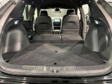 リアシートを倒すと、ラゲッジスペースを広くお使いいただけます!