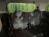 3列目シートはもちろん状態良好☆大人でもゆったりと座って頂けますので、大人数でのお出かけもラクラクです♪ご家族で、気の知れた仲間で、ドライブに行くのが楽しみですね♪