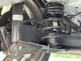 お車を安心してお乗りいただく為には、足回りの定期点検が欠かせません。サービスサポート(有償保証)では無料点検もご提供しており、安心のカーライフをお過ごしいただけるサポート体制が整っています。