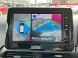 『アラウンドビューモニター』はスムーズな駐車と安全確認をサポートします。