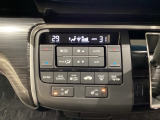 セレクトレバーの左側にプラズマクラスター付き・オートエアコンがついてますので簡単操作で快適に過ごせます。シートヒータースイッチ内蔵で前席の左右別々にHiとLoの2段階で温度設定ができます。