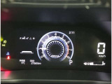 とっても見やすいメーターです。夜間時はラグジュアリーな気分にさせてくれる照明が魅力ですので、夜のドライブも楽しみになりますよ♪