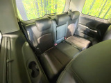 3列目シートはもちろん状態良好☆大人でもゆったりと座って頂けますので、大人数でのお出かけもラクラクです♪ご家族で、気の知れた仲間で、ドライブに行くのが楽しみですね♪