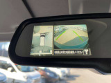 ルームミラーにアラウンドビューが映ります