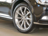 ■整備にあたるスタッフはVolkswagenスペシャリスト資格「マイスター取得者」の5名を始めとする、専門教育を受けたスタッフです。専門のスタッフが全車点検整備を行っております。■