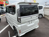 ☆お車についた傷やヘコミ、事故の修理もハヤシにお任せください。自社鈑金工場で修理ができますの安心です☆