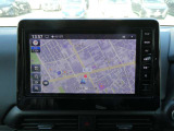 操作性の良い日産純正メモリーナビ。