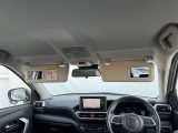 ミラー付きのサンバイザーが装備されています!
