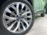 【純正19インチアルミホイール】外観にマッチした純正アルミホイールを装着しております。各種社外アルミホイールや、スタッドレスタイヤも取扱いしております。是非ご相談ください♪